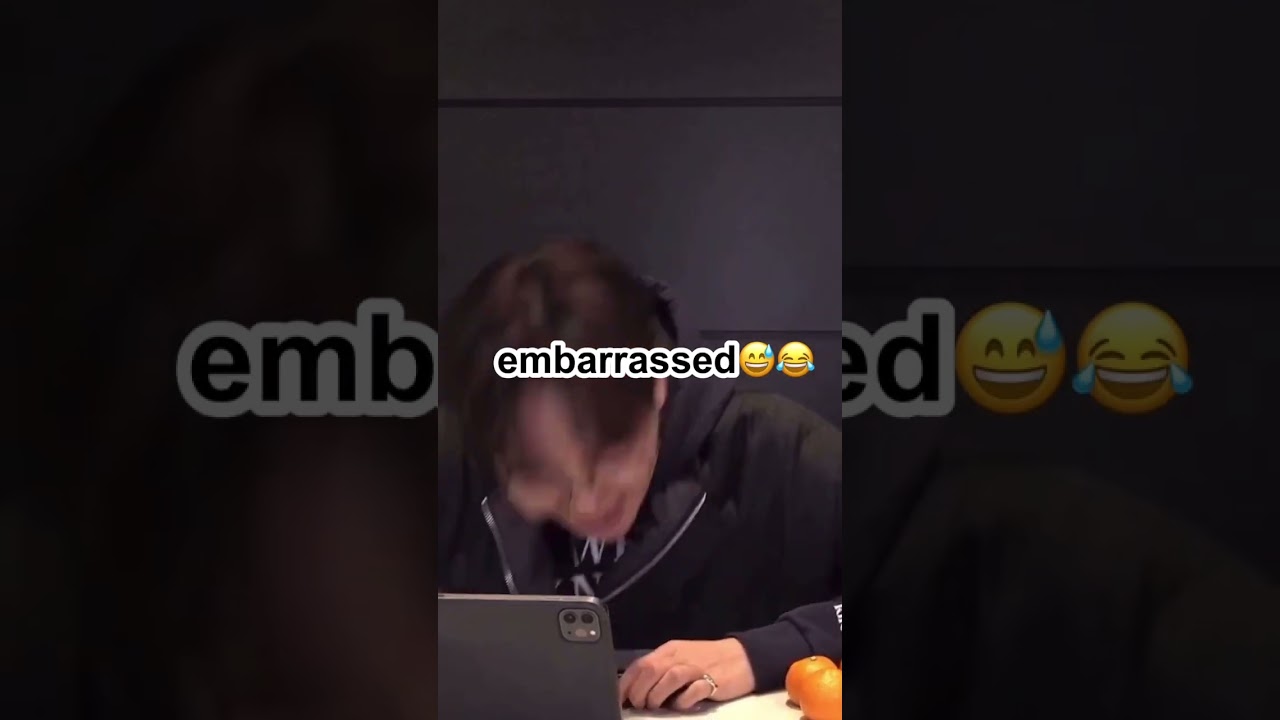 Seungwan introducing soobin in live! 