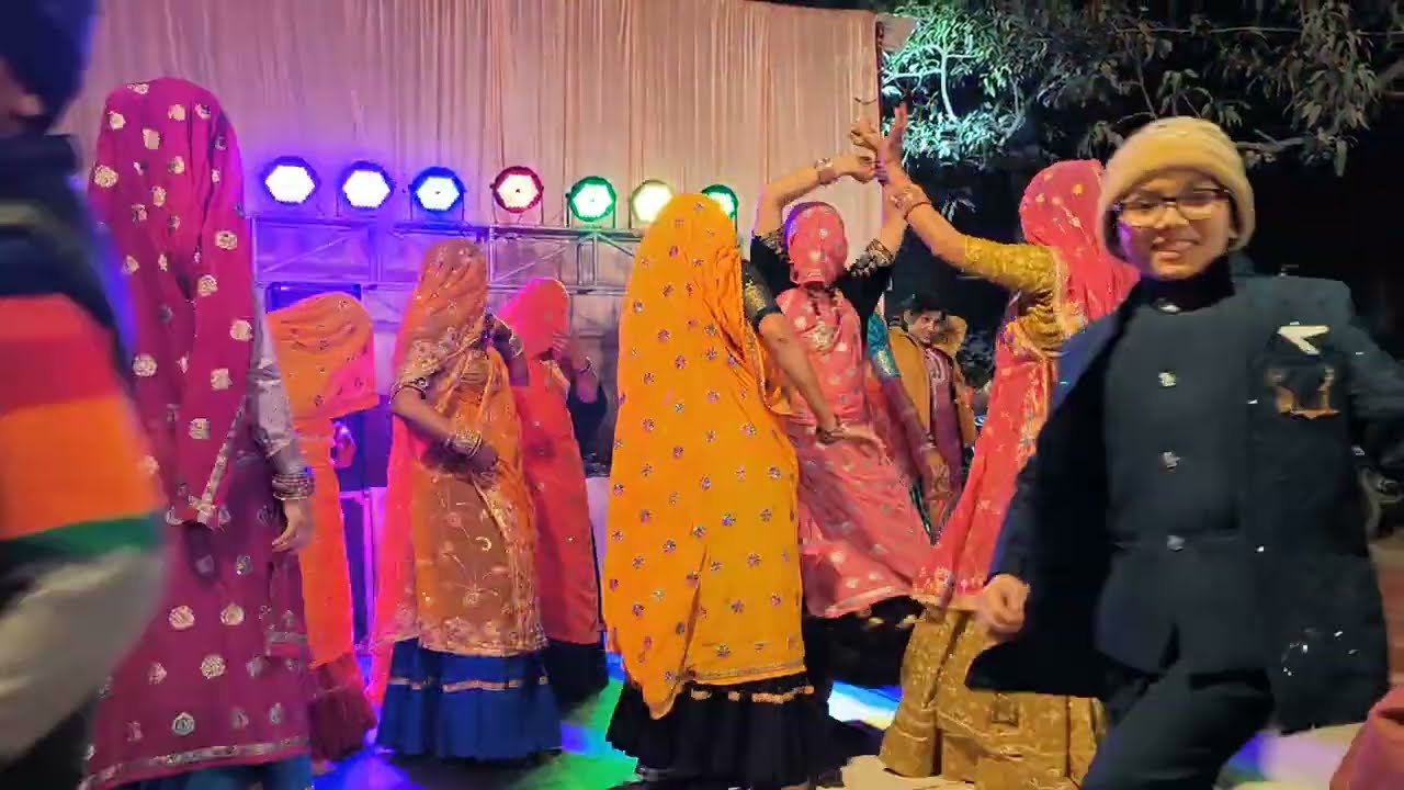 नई साल की पार्टियों में किया डांस