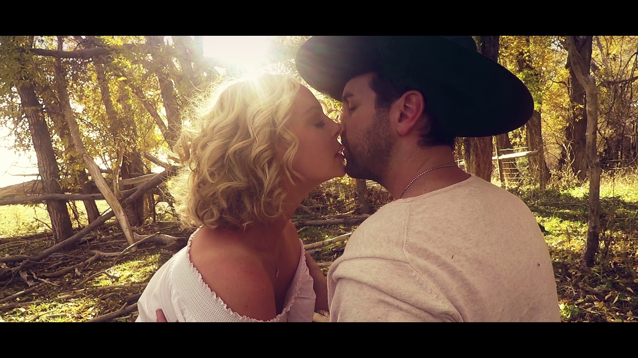 Josh Kelley and Katherine Heigl - 