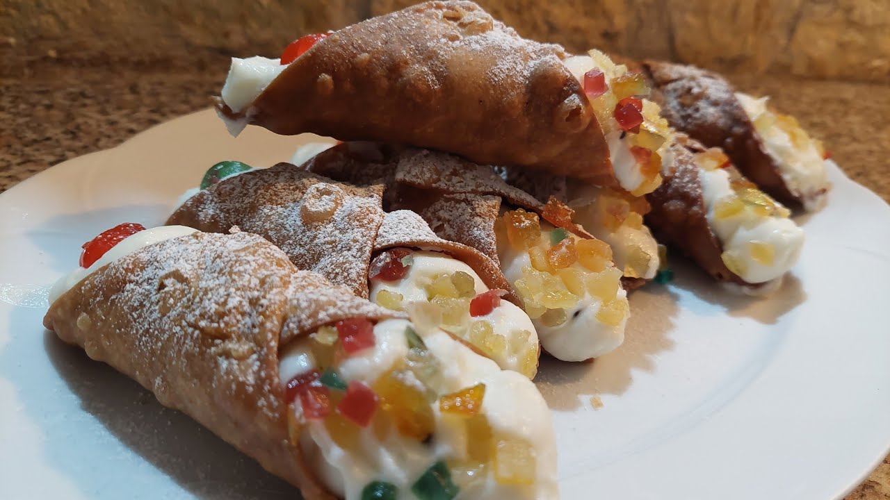 CANNOLI SICILIANI, COME PREPARARLI PASSO PASSO