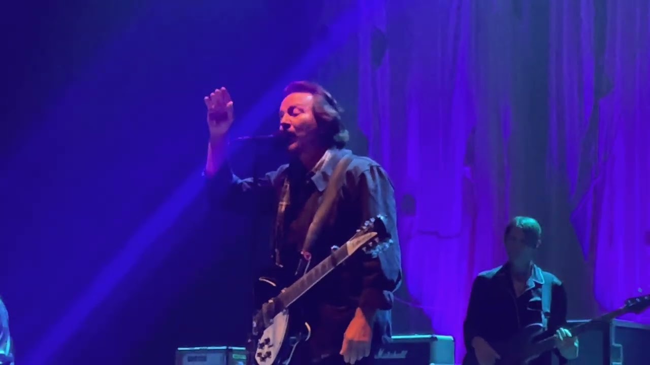 EDDIE VEDDER *ROOM AT THE TOP* THE EARTHLINGS live concert in LAS VEGAS on 10/7/2022