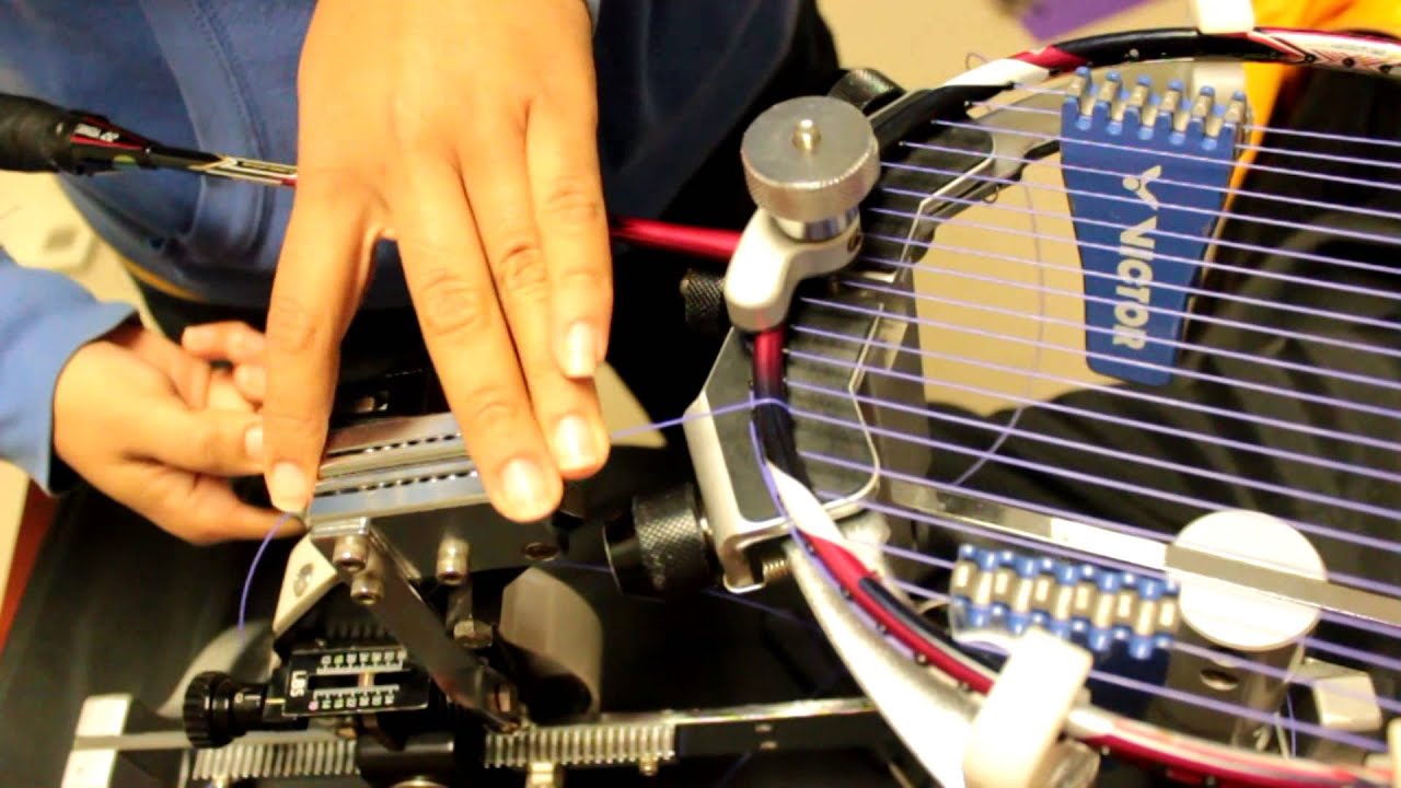 Ejemplo de como encordar una raqueta de badminton.