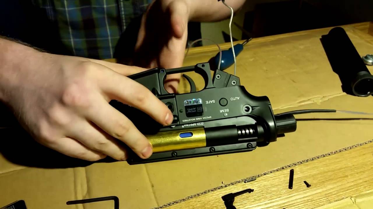 CUAS Teching: How to change Specna Arms M4 Spring