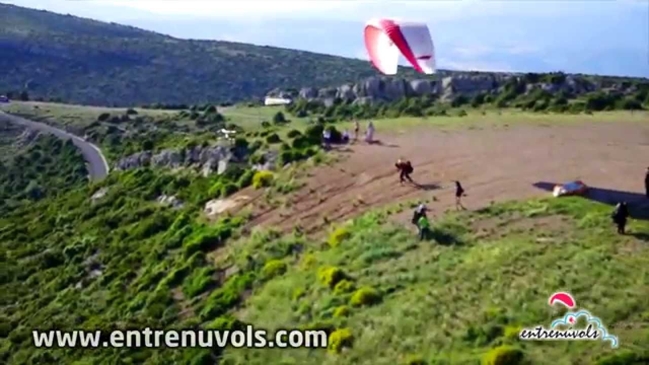 Bateig de vol amb parapent a Àger