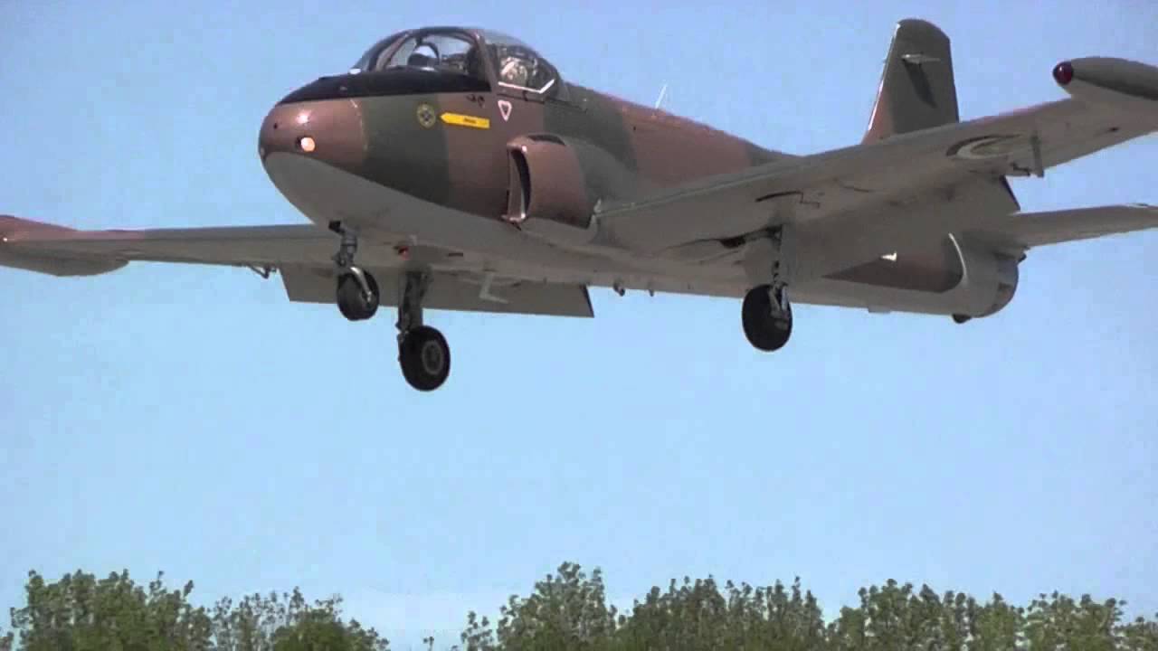Jet Provost - Low pass flyby & landing @ Bruntingthorpe Aerodrome