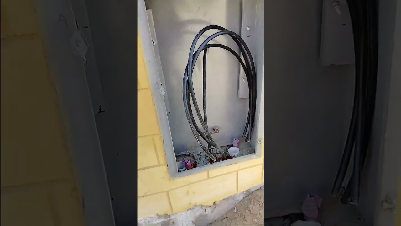 جاري العمل سحب الاسلاك فيلا المهندس حسام تابعونا م يوسف فون٠١٠٦٣٤٢٠٢٢٤ 