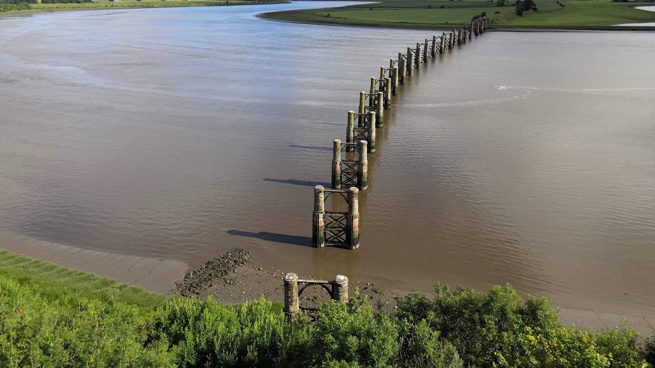 The Alloa Swing Bridge (well, the remains of it) (4K)
