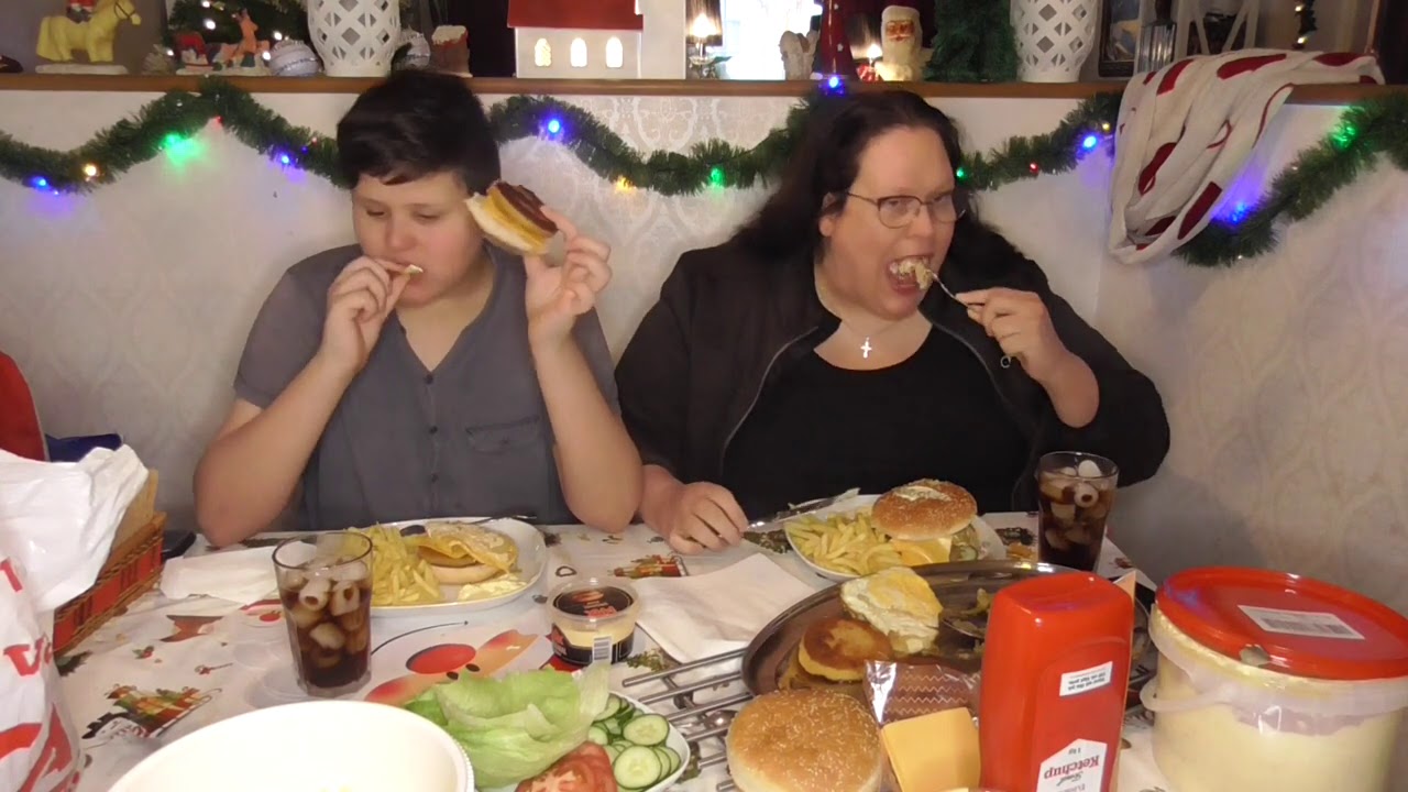 Mukbang - Hemma gjord Hamburgare med pomes