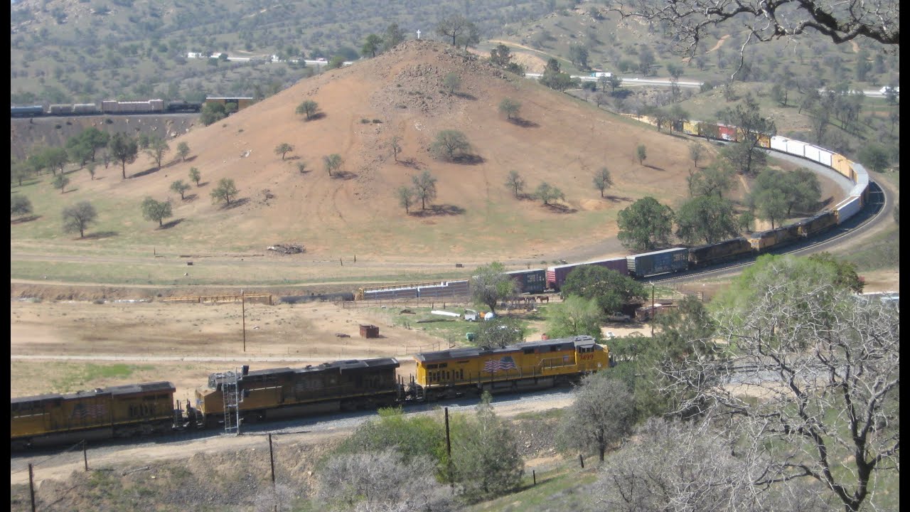 Two Trains at the Tehachapi Loop