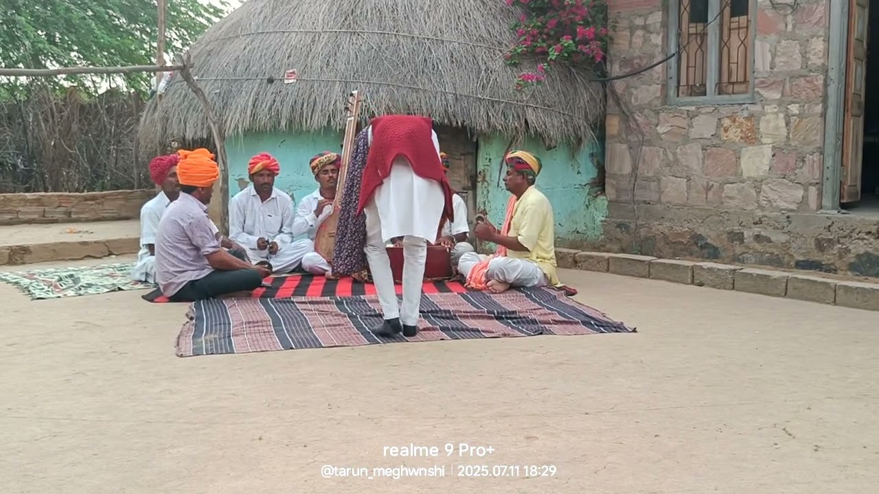 ब्रह्म जी आसी विशनु जी आसी शंकर आसी कैलाश सूंड सूडालो गणपति आसी रिद्धि सिद्धि संग लासी चिमा रामskt