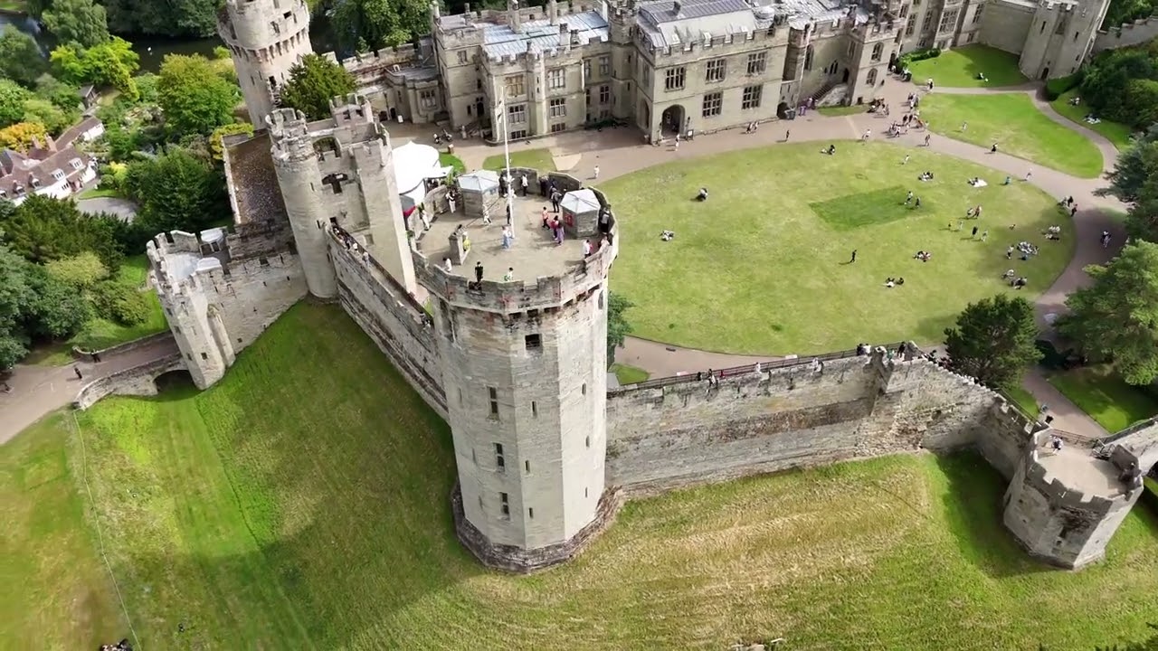 Warwick castle by drone !