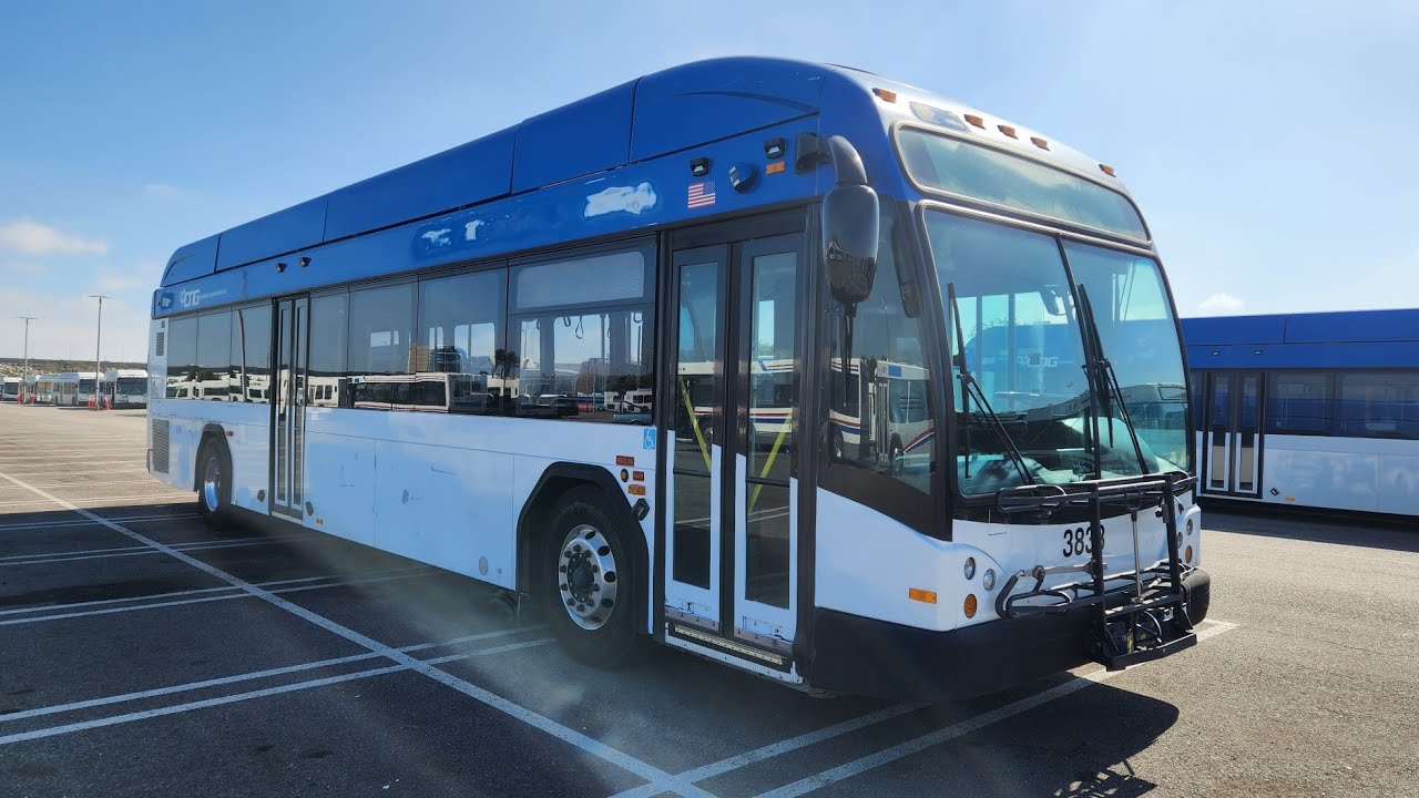 LA Charter Bus Lines 2013 Gillig BRT Plus CNG 40' #3833
