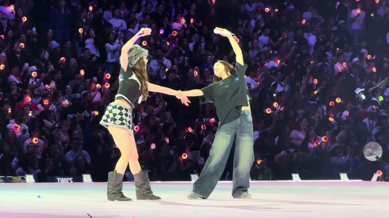 TWICE - Doughnut (DALLAS DAY 1 - THIS IS FOR WORLD TOUR 2026) - 310126