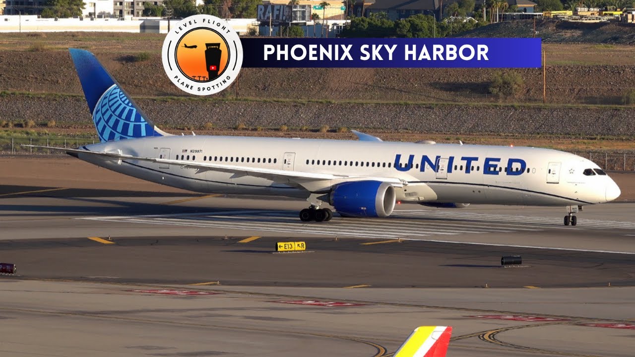 24 minutes of Plane Spotting Phoenix Sky Harbor Airport: United Airlines 787-9 and More