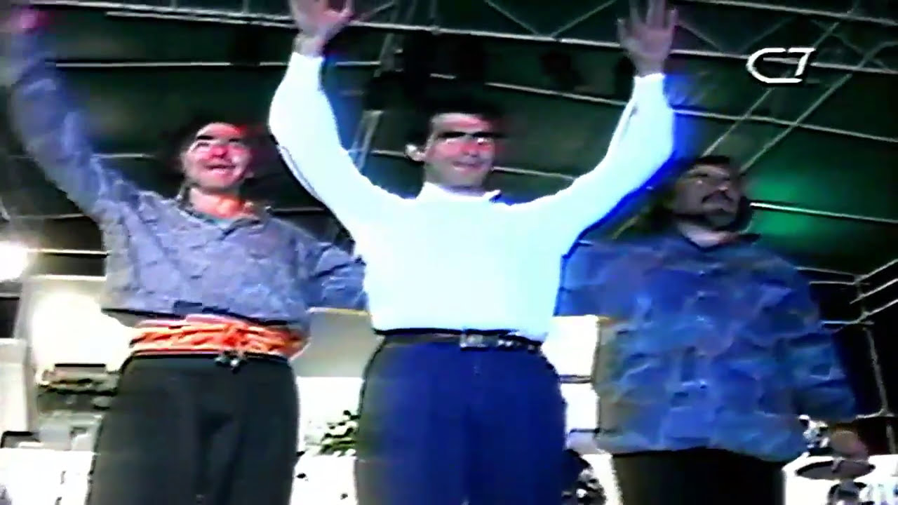 Peteco Carabajal y Horacio Banegas juntos con Juan Saavedra (con homenaje a Jacinto Piedra).