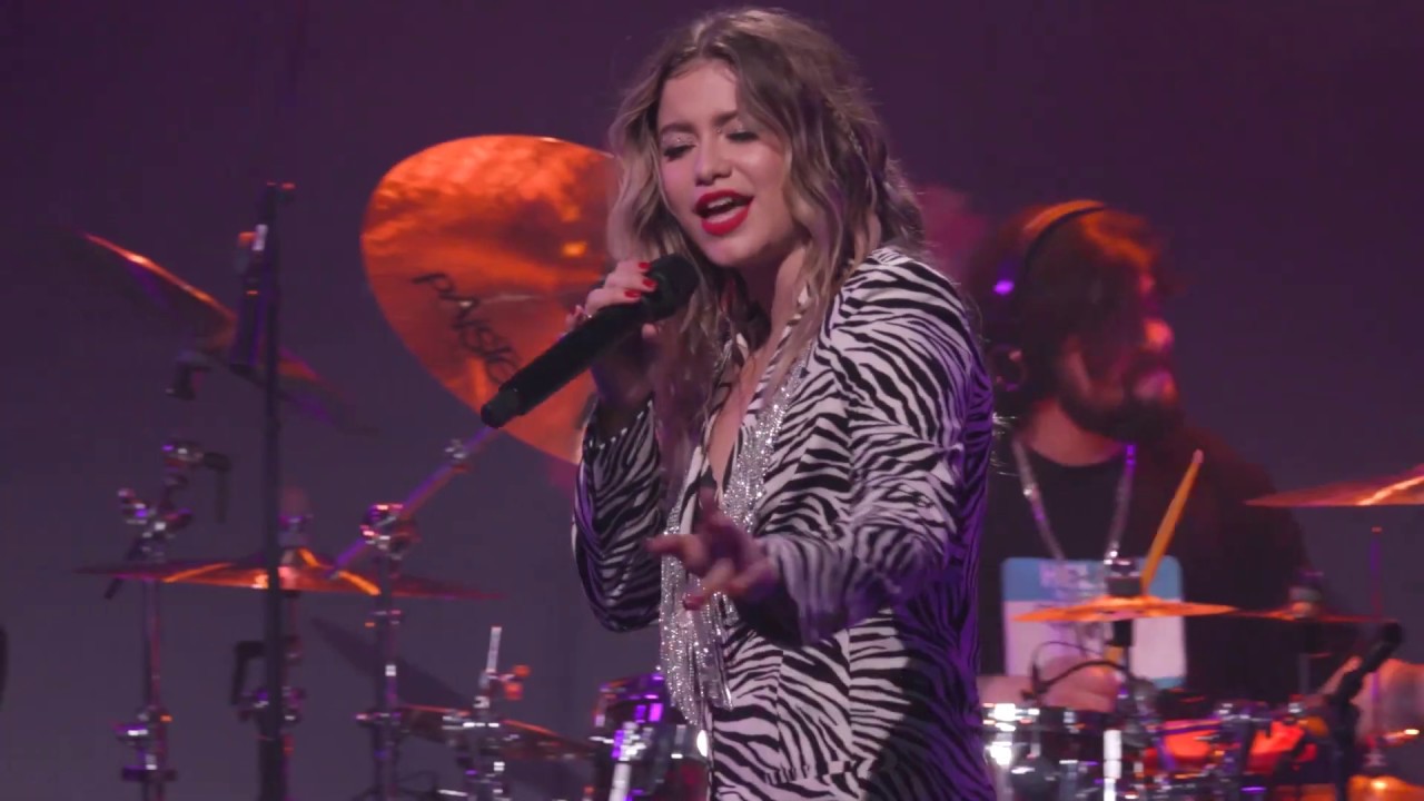 Sofia Reyes - &iquest;Qu&eacute; Ha Pasao&rsquo;?  (Live from YouTube Space LA)