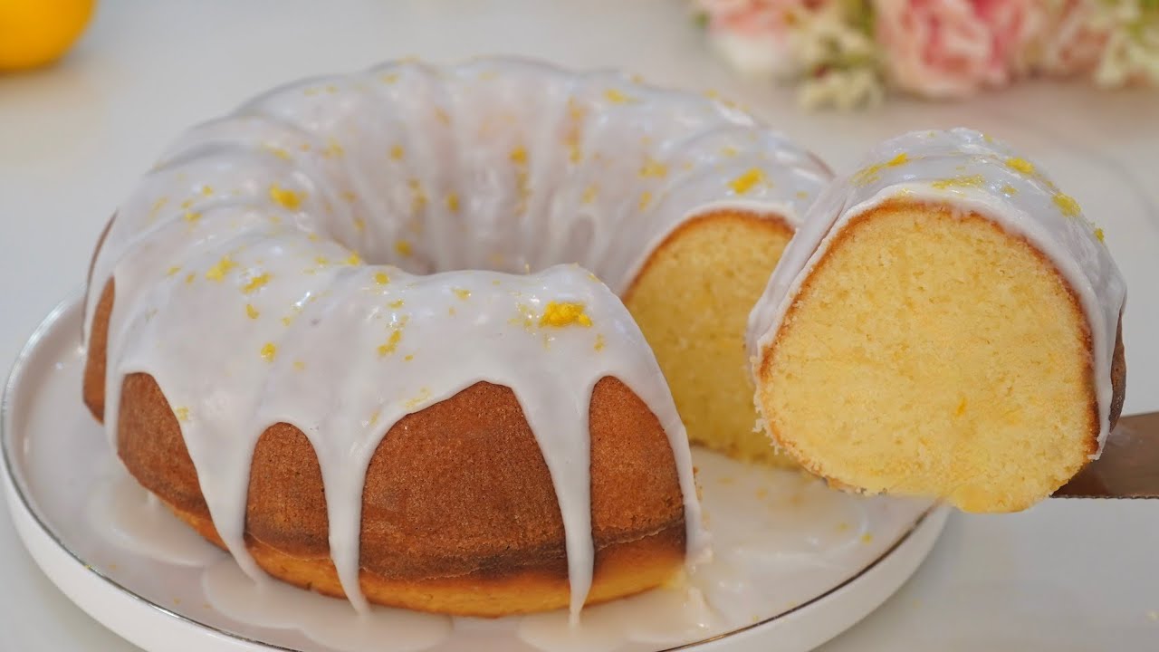 Velvety and Moist Lemon Bundt Cake 🍋🍋
