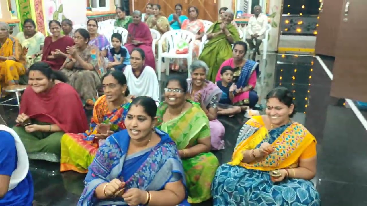 శ్రీ తాడి శ్రీనివాసరెడ్డి శ్రీమతి శారద దంపతులచే పూజలందుకున్న శ్రీ విజయదుర్గ అమ్మవారు 🙏🙏🙏