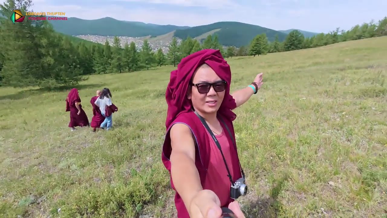 Jhado rinpoche invited us for lunch. Mongolia# 2025-8-2