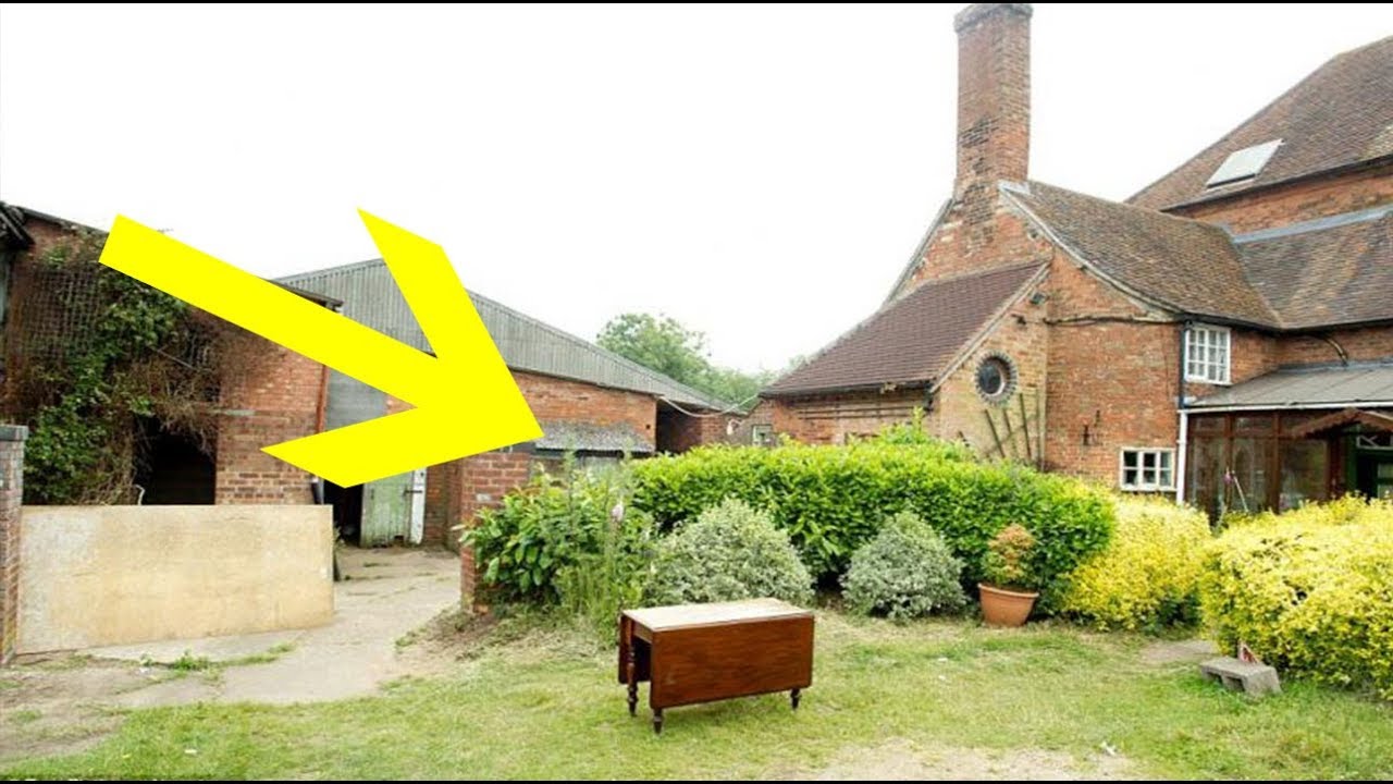 This House is Time Capsule ! The Contents Of This Home Have Been Untouched Since The 1940s.