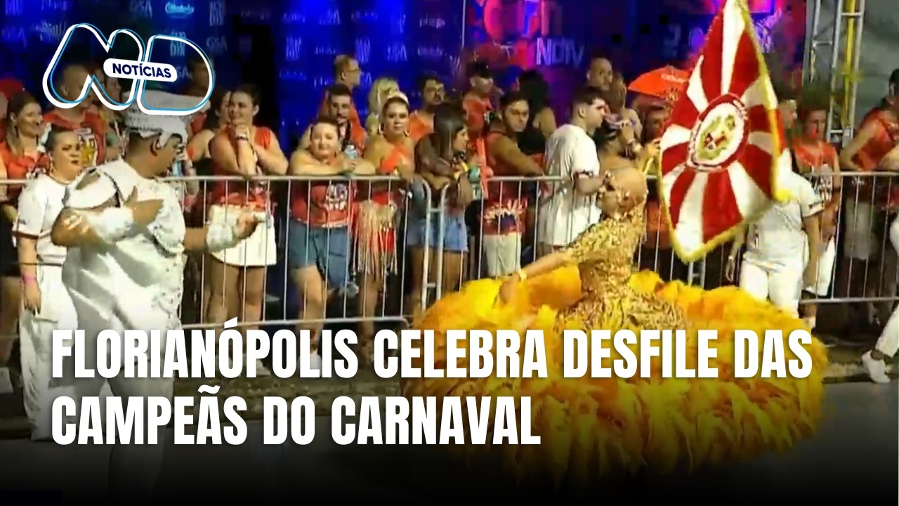 Desfile das escolas de samba campeãs hoje em Florianópolis