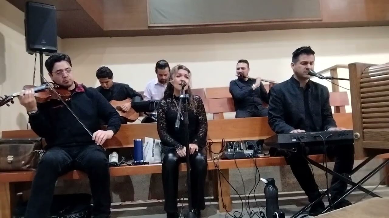 Una Canción para la Comunión (Ya no eres pan y vino) Grupo Misericordia 