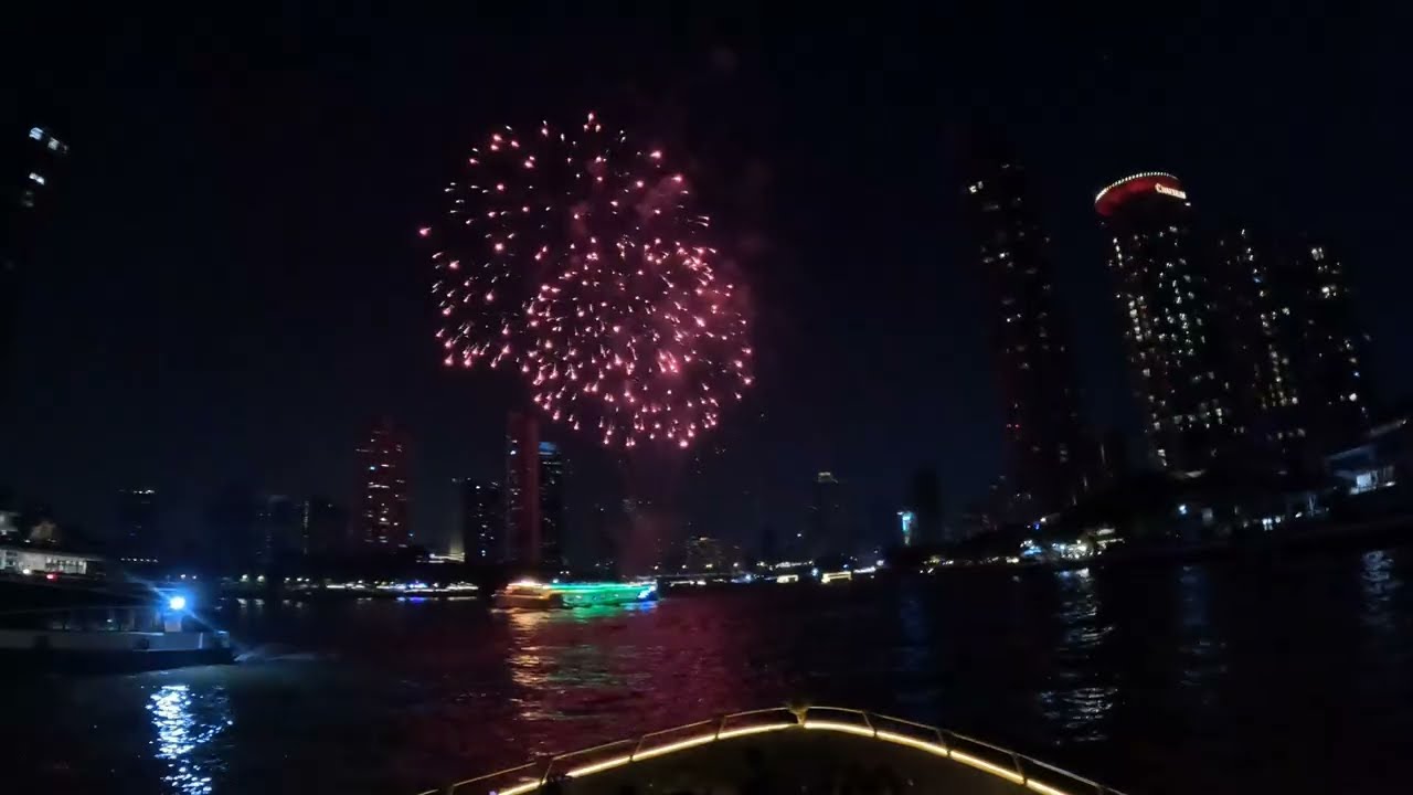Cruise 🛳 Fireworks 🎆  with Dance 💃🕺and Masti  Wow , chao phraya dinner cruise, Bangkok, Thailand 🇹🇭 