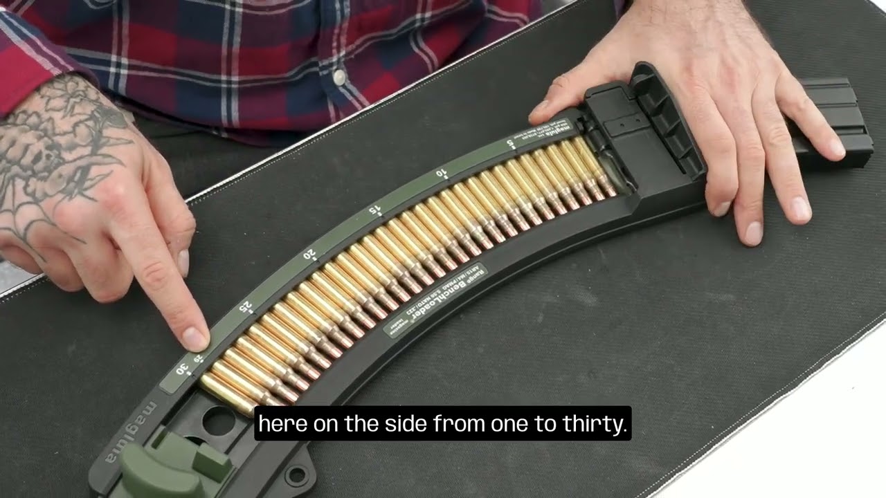 Как использовать устройство для зарядки 30-зарядных магазинов AR15/M4 5.56/.223 Range BenchLoader&reg;