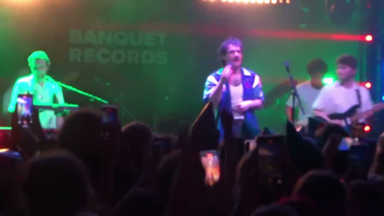 Food Poisoning - James Marriott (Live)