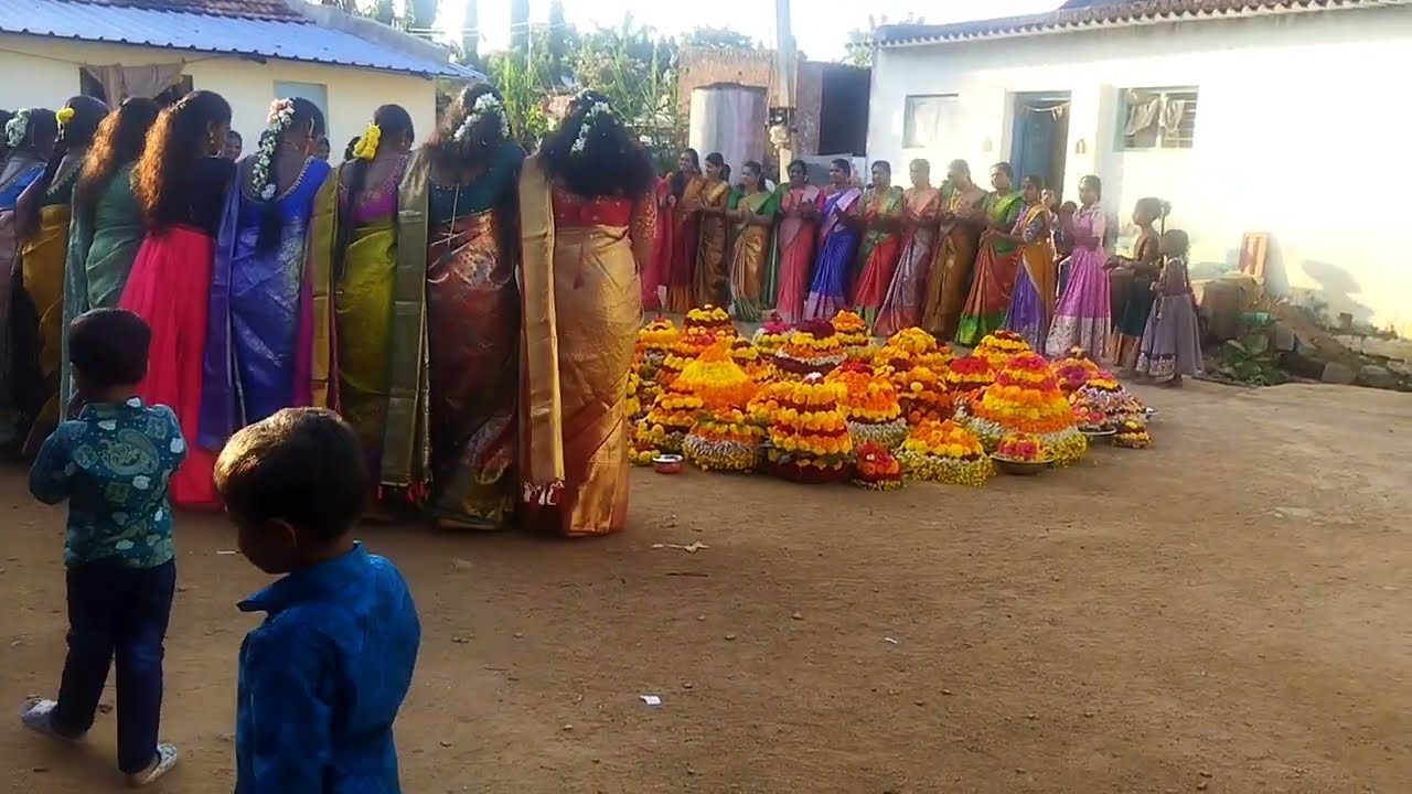 Amma ఇoట్లో  SADHULA BATHUKAMMA 💥||బతుకమ్మ PANDUGA|| TELANGANA CULTURE||TRADITIONAL FESTIVAL 💥🌺🌻