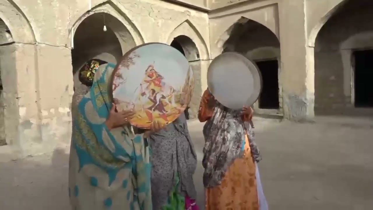 اجرای مراسم حنابندان  شهر لطیفی در کاروانسرای تاریخی مرحوم حاج غلامرضا معتمد  قسمت اول
