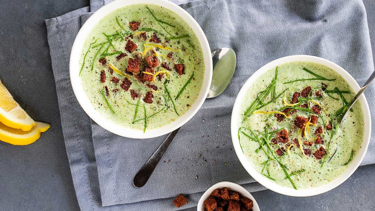 Bärlauchsuppe mit Frischkäse und Croûtons | XXXLecker