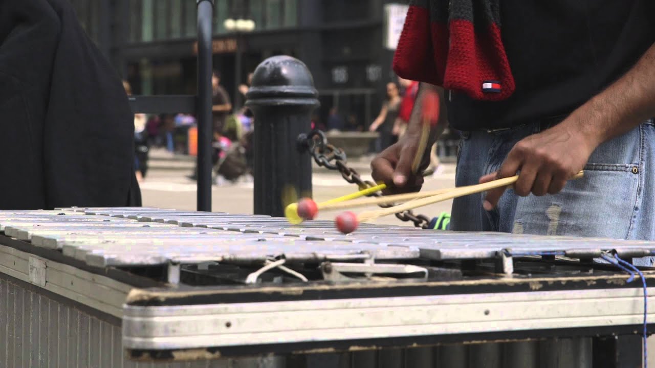 Chicago in a Minute: Street Performers