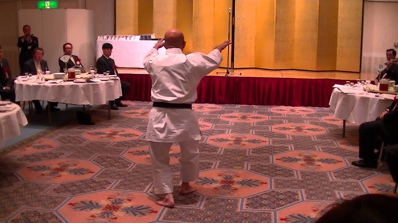 2013 Tsuguo Sakumoto Kata 長岡市空手道連盟20周年記念祝賀会　佐久本嗣男師範演武
