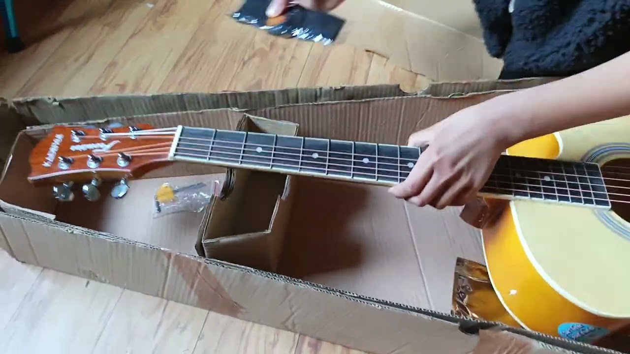 Unboxing my daughter's new guitar 🎸