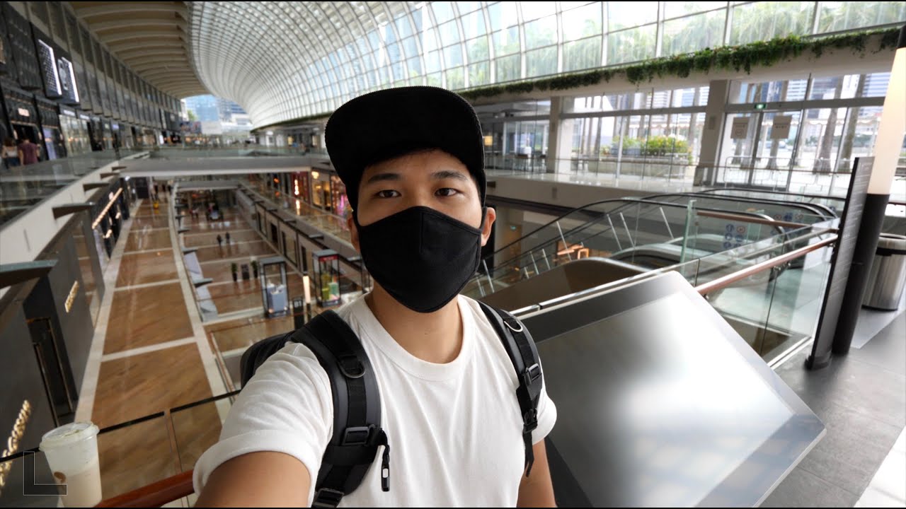 An Extremely Sad Sight | Marina Bay Sands Mall
