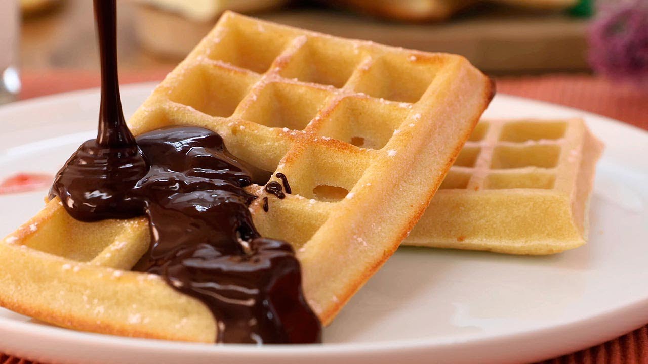 GOFRES cl&aacute;sicos con CHOCOLATE 🧇 Irresistibles gofres ba&ntilde;ados en chocolate fundido 🍫 - Cocinatis