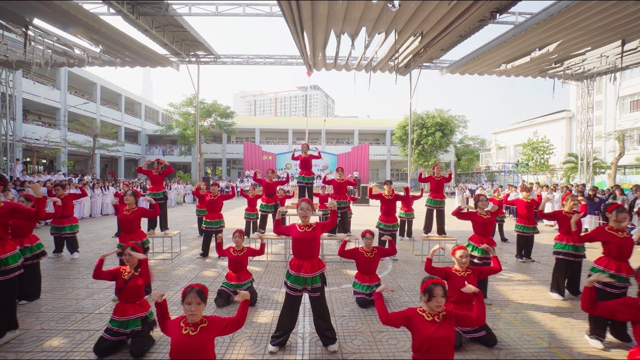QUÁN QUÂN FLASHMOB THPT GIA ĐỊNH K12 2025 | 12CA | We are one (Ole Ola) + Samba dos Brazil