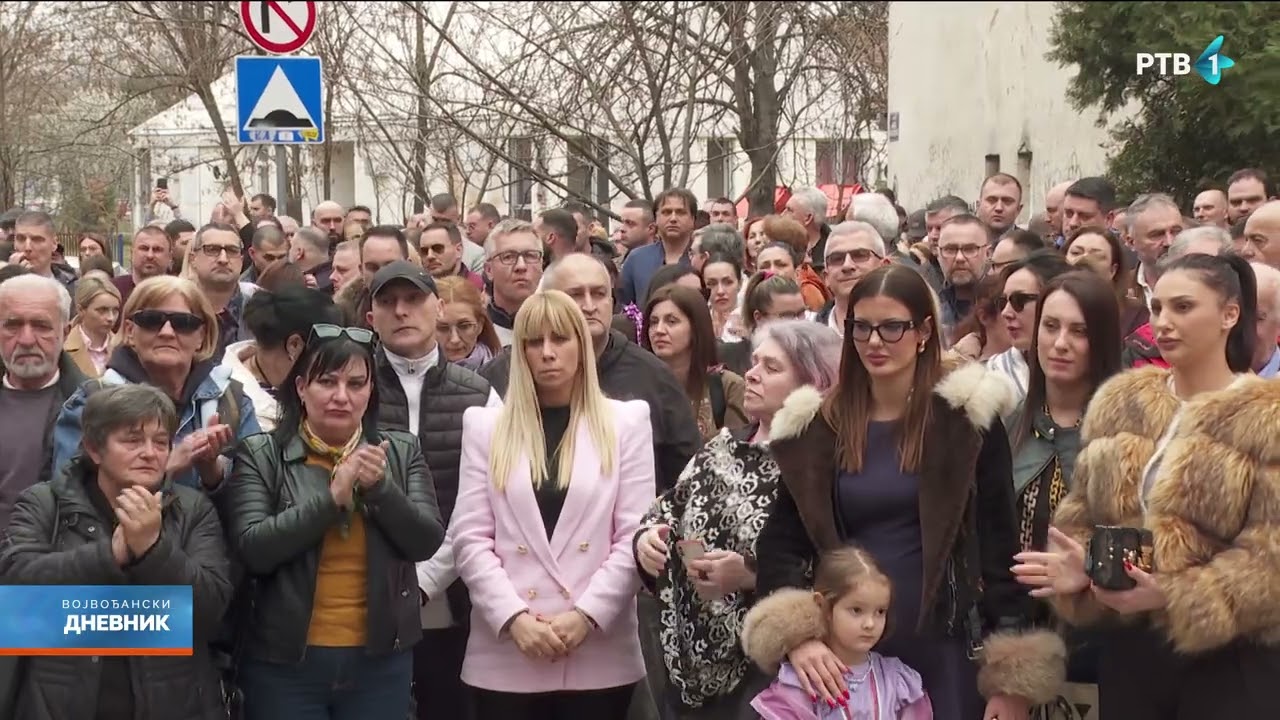 Protest ispred Osnovne škole 