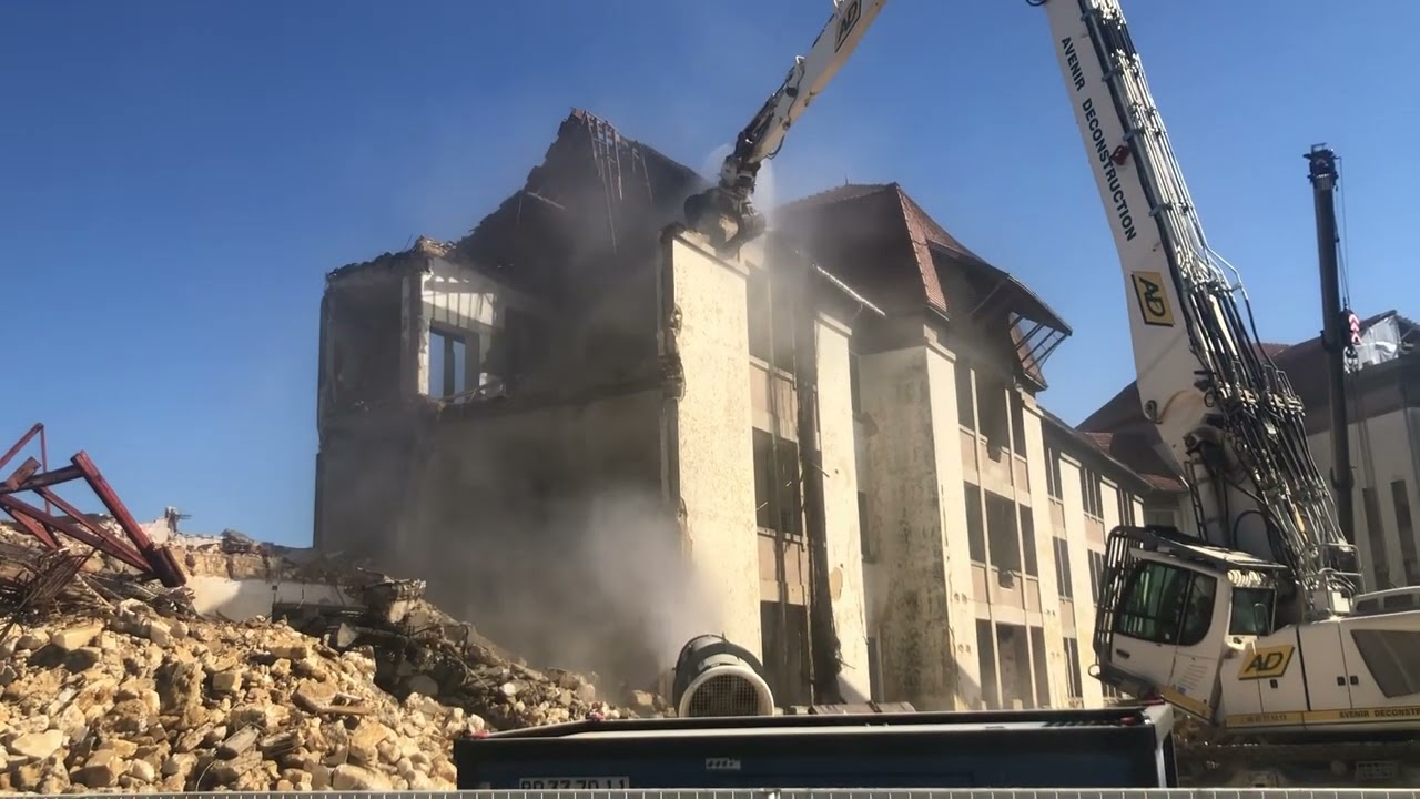 Démolition de l’ancien hôpital de Girac