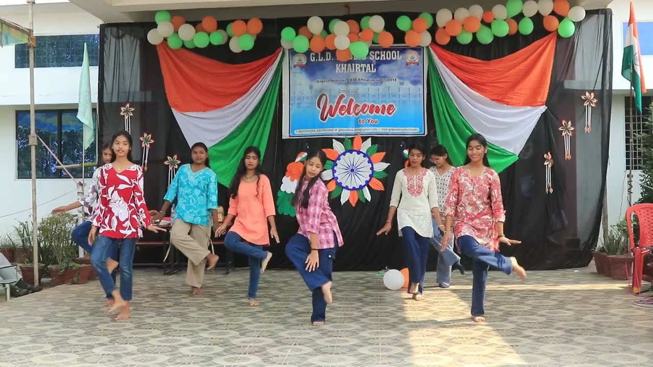 Group dance by class 8th girls | Republic day | GLD