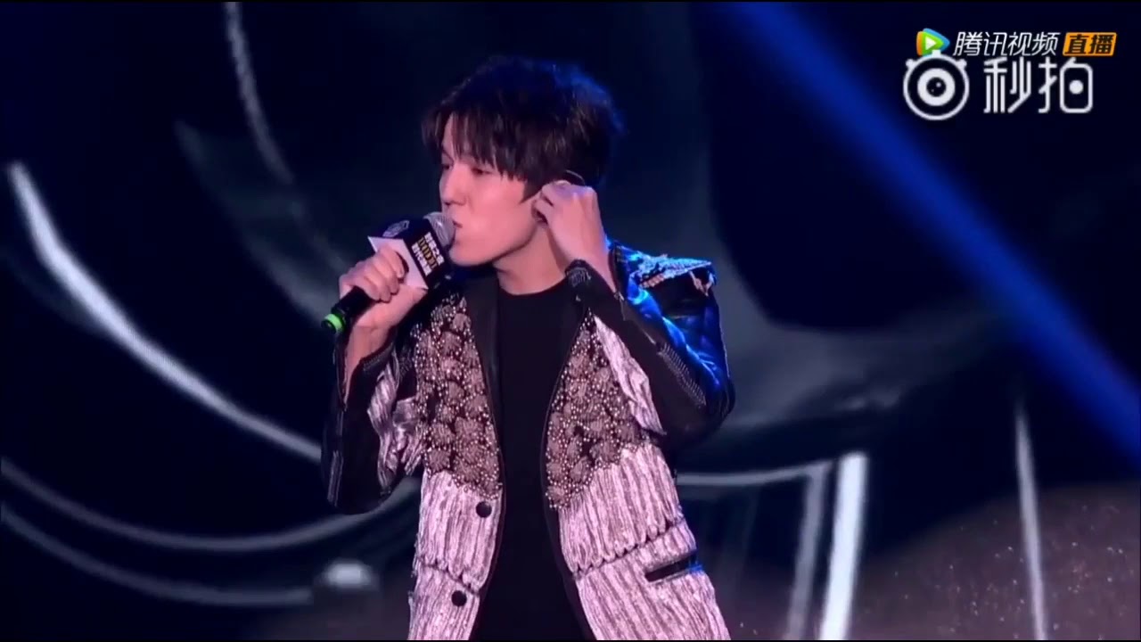 Dimash: 2017.11.29 Fashion L’Officielle Magazine Annual Festival