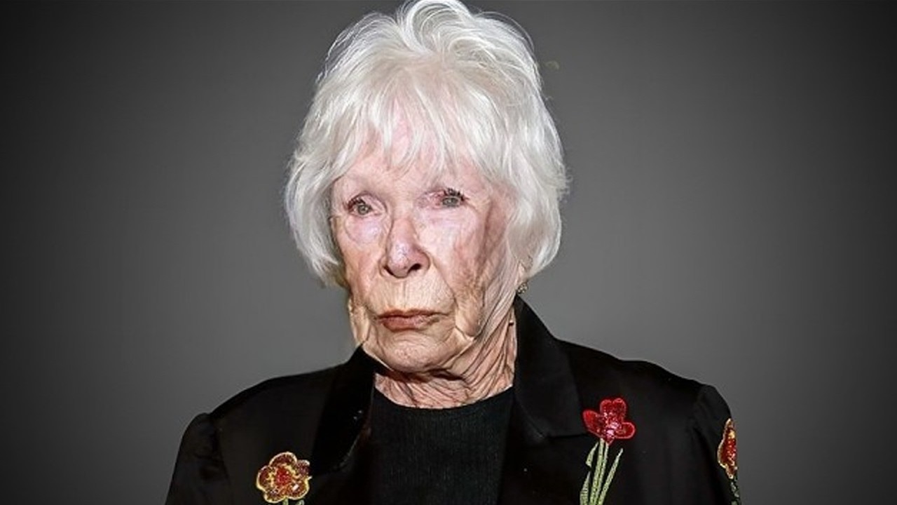 Why Shirley MacLaine's Daughter Called Her Worst Mother?