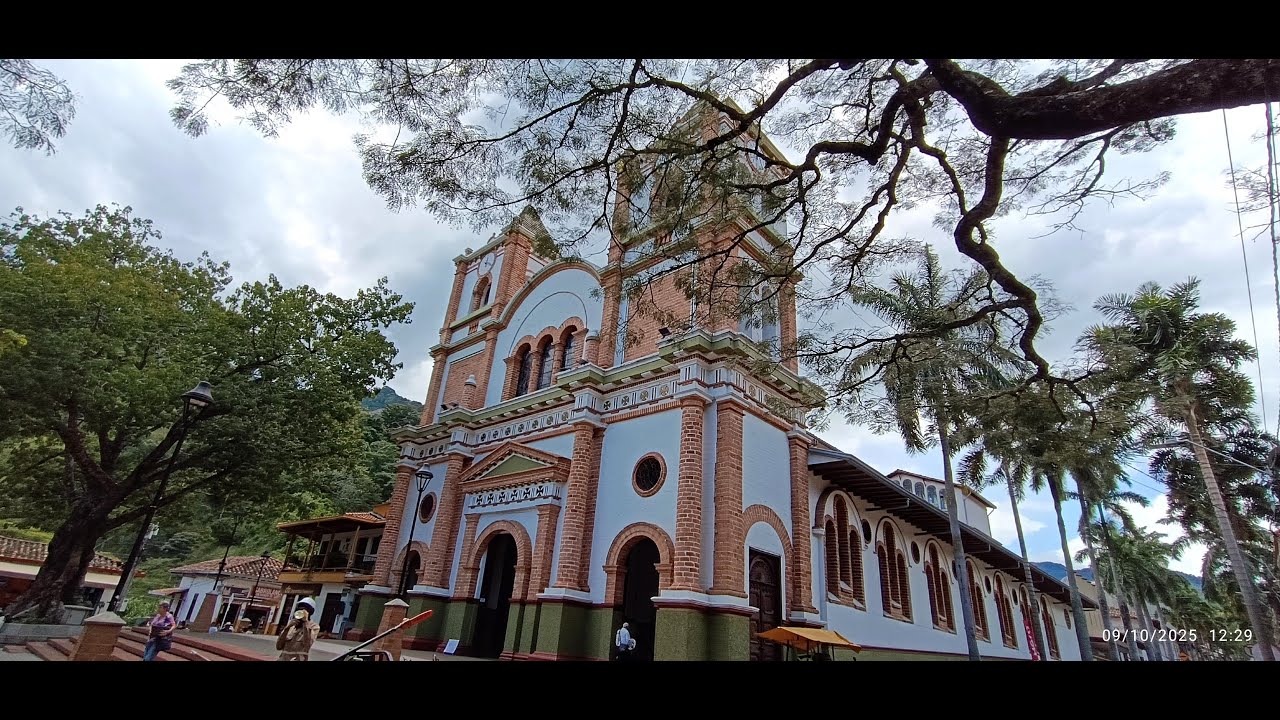 Támesis a Ciudad Bolívar, en Antioquia #royalenfieldcolombia