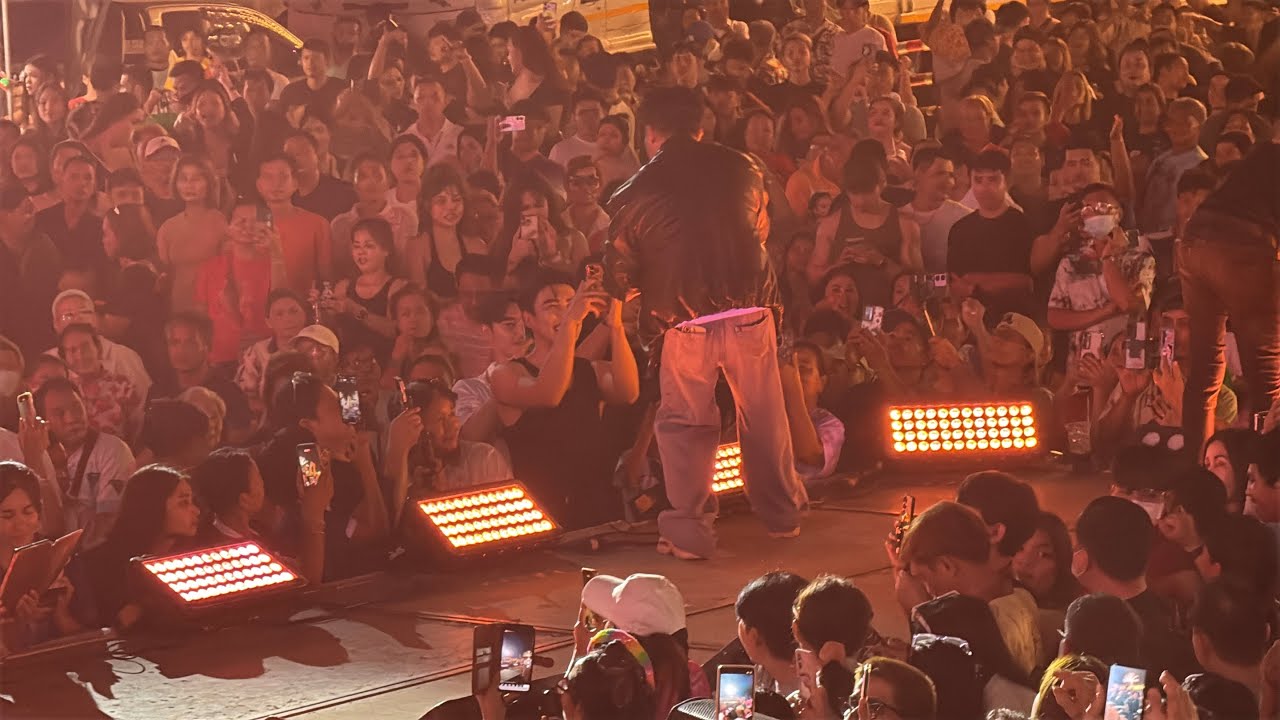 ￼￼￼ไม่คิด คนนี้จะมาเซอร์ไพรหน้าเวที