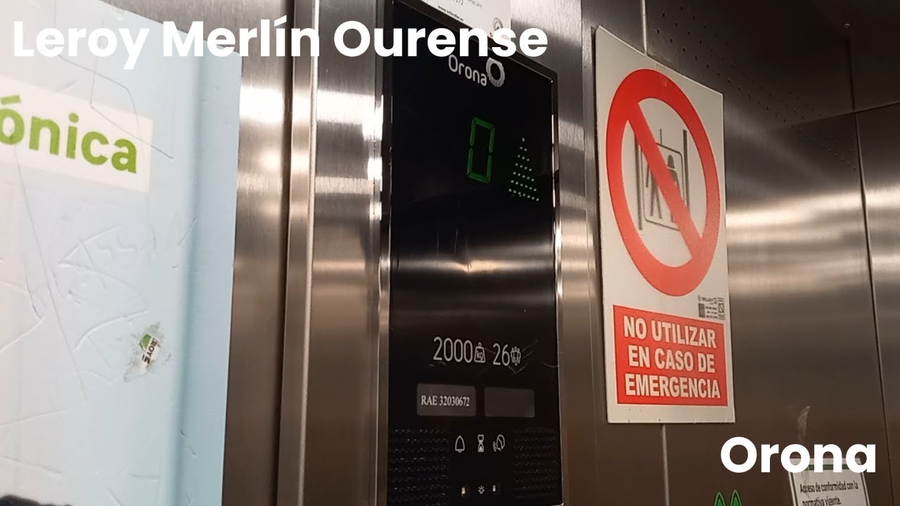 (1/2) Ascensores Orona 3G hidráulico del 2021 en Leroy Merlín, Ourense, ES