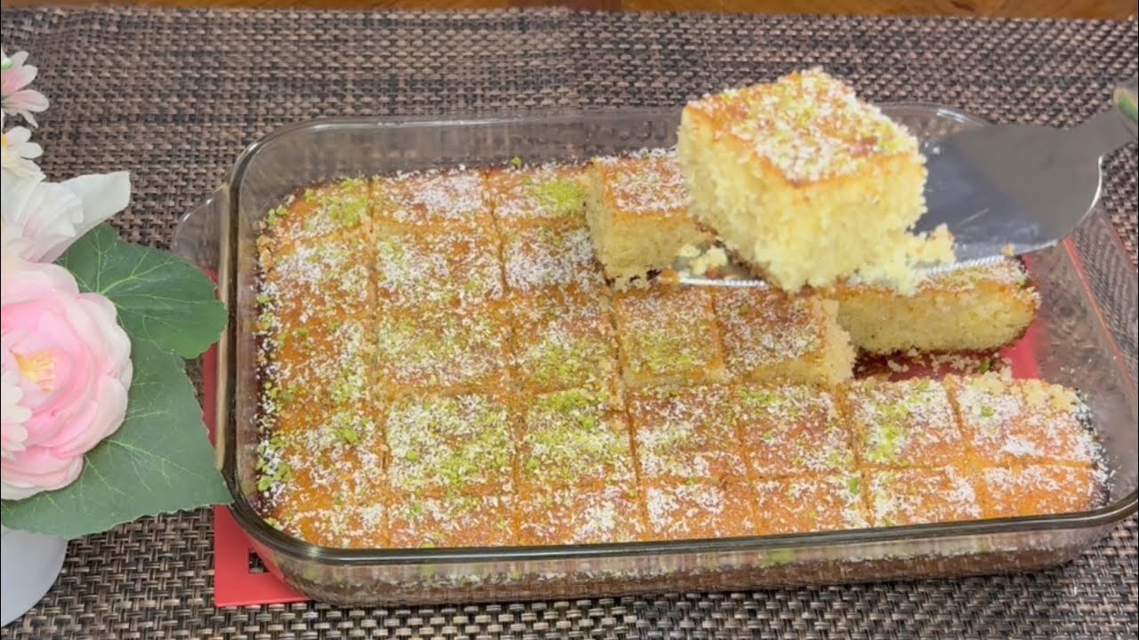 Coconut cake with simple ingredients. بسبوسة جوز الهند  خفيفة وهشة ومقادير بسيطة 