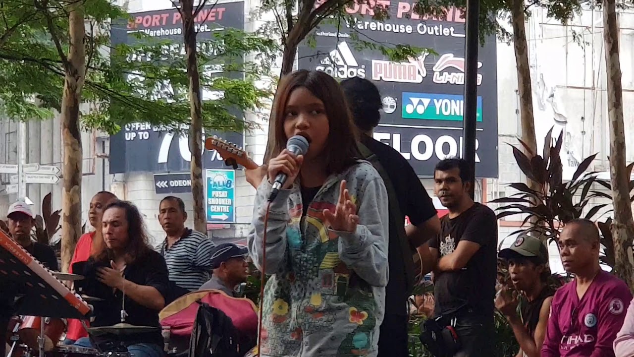 nampak biasa saja,tapi power,nangis kak ziana kalau dengar,disentuhan buskers-MADAH BERHELAH