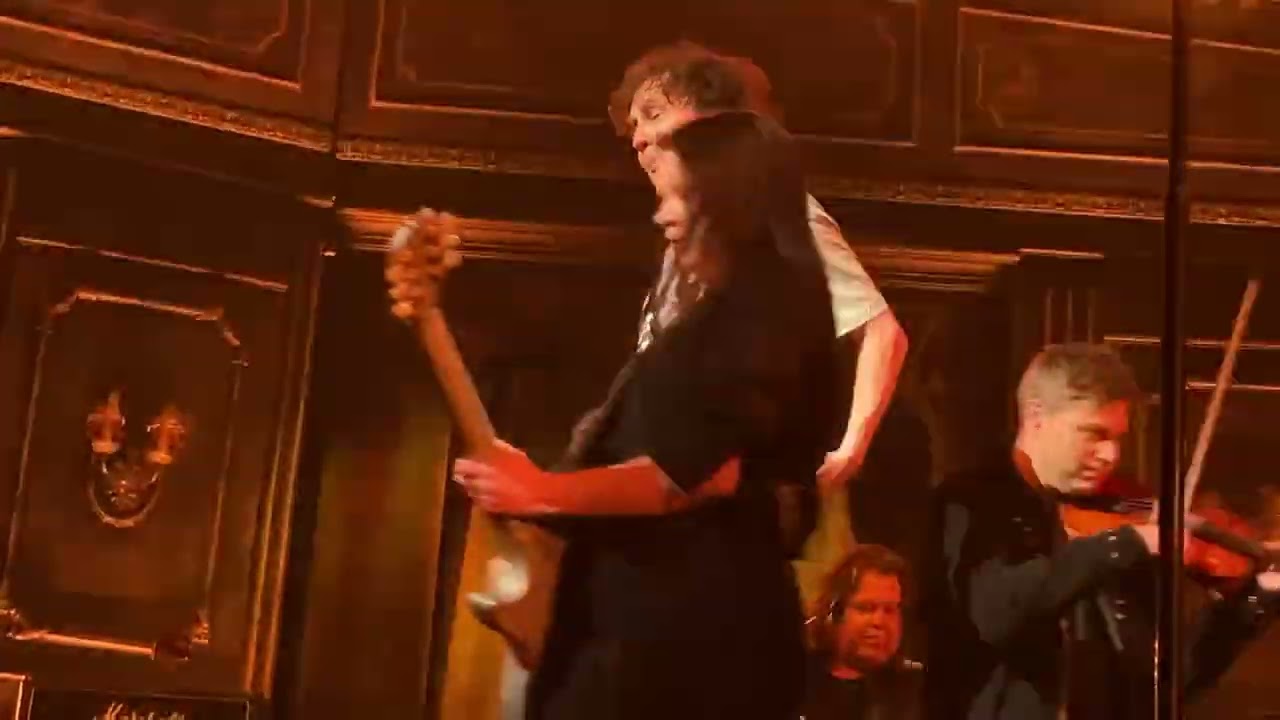 Magnus Uggla - Johnny the rocker , Göta lejon 250215