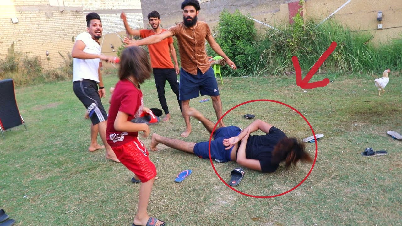 لعبة الكراسي والخسران عقاب يزحف ع بطن صارت عركه